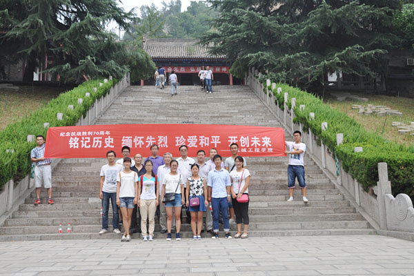 【机械工程学院】参观烈士陵园 感悟革命精神